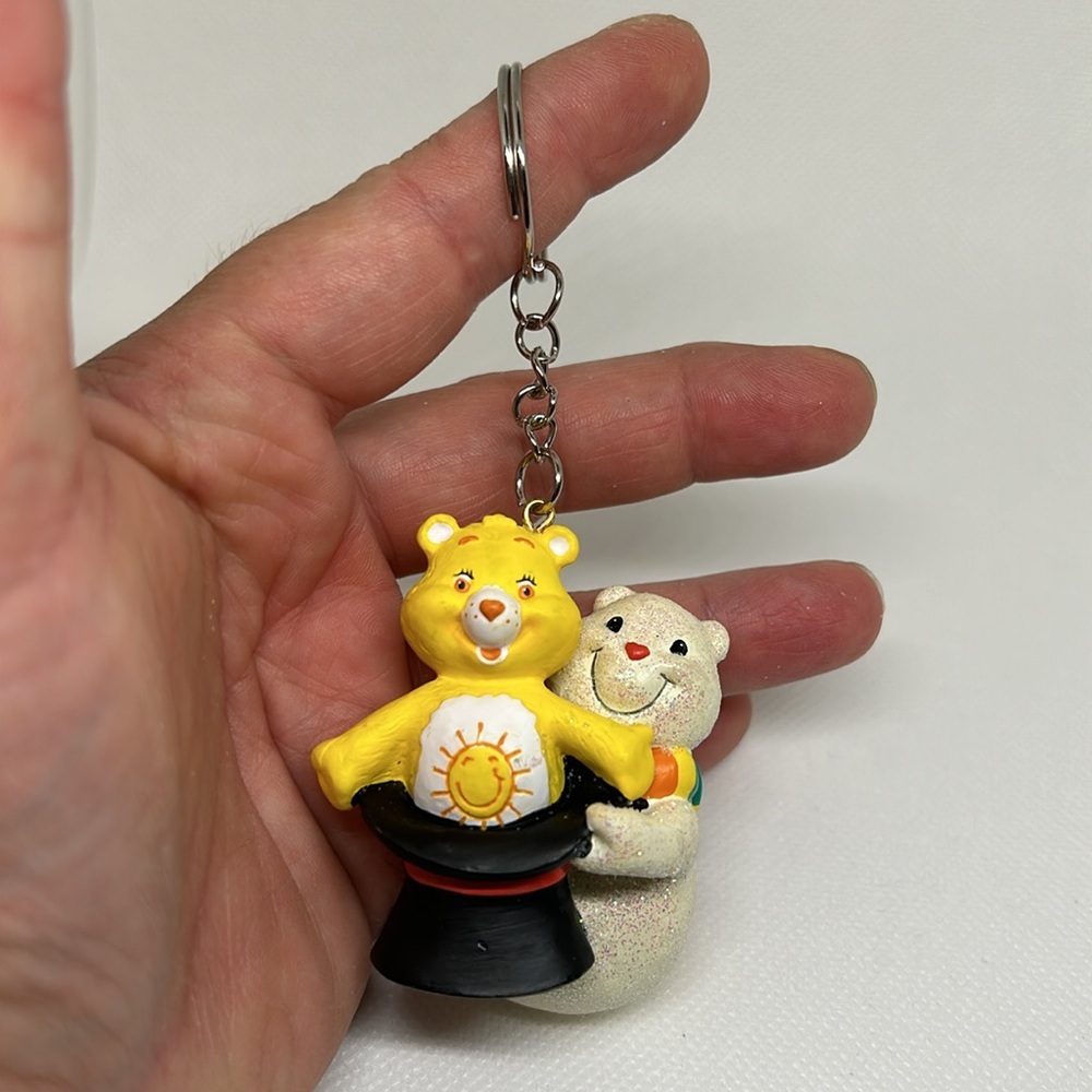 CARE BEAR THEMED FUNSHINE BEAR KEYRING KEYCHAIN 2005